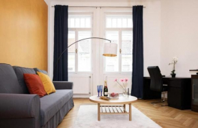 Bright & Calm Apartment with Free Parking